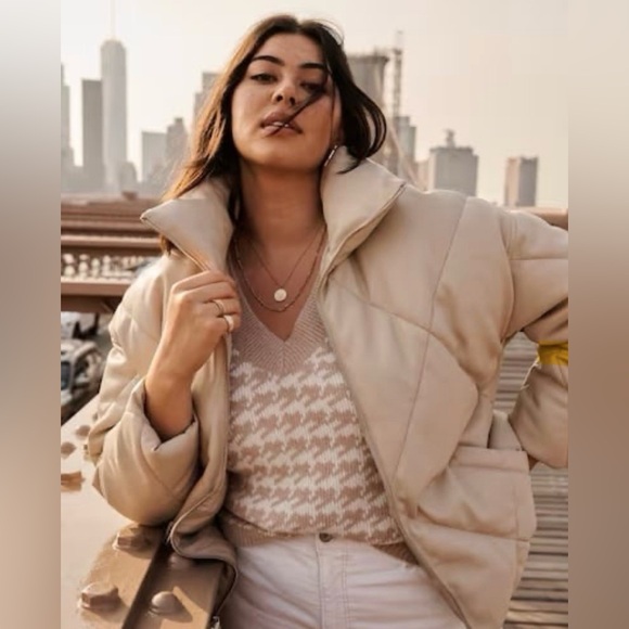 ABERCROMBIE & FITCH VEGAN LEATHER DIAMOND PUFFER COAT - Picture 1 of 12